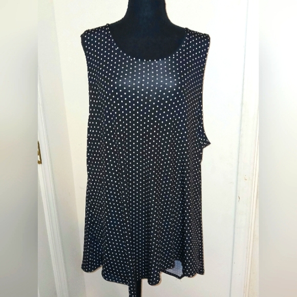 Women top - Picture 1 of 6